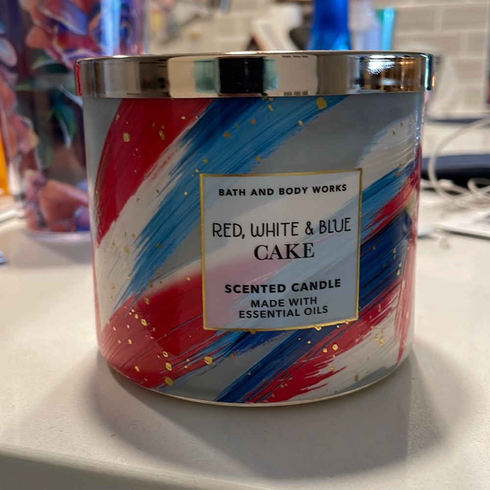 3 wick candle